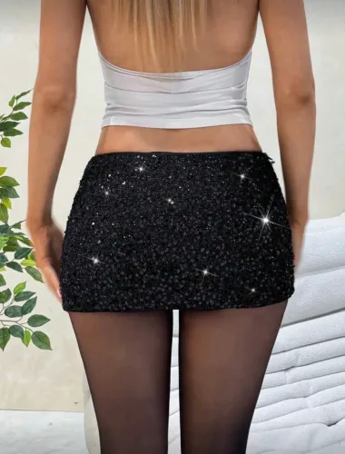 SAIA SHEIN COM SHORT EMBAIXO TODA DE BRILHO