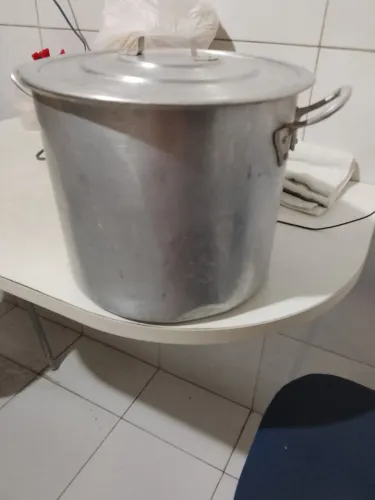 Caldeirão grande de qualidade