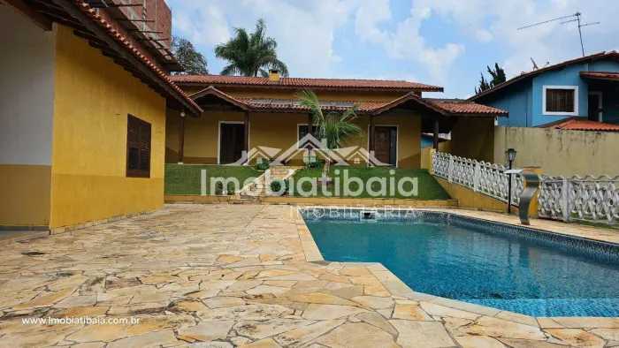 Chácara à venda em cond. fechado Santa Rita - Piracaia - 1.000 m²