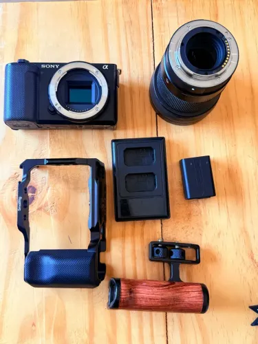 CÂMERA SONY ZVE10 + LENTES