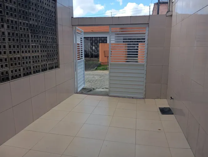 Aluga-se casa térreo