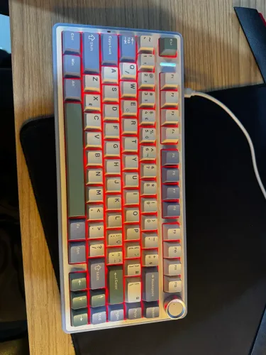 TECLADO AULA F75