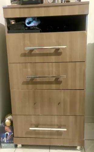 Cômoda 4 gavetas