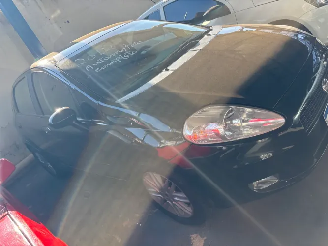 Fiat Punto Sporting Dualogic 1.8 Flex 16V 5P 2012
