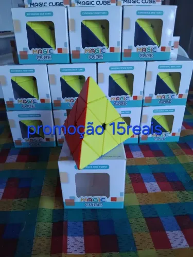 Cubo mágico Pyraminx 15reais 