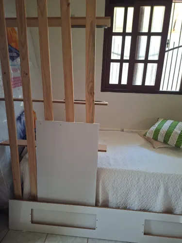 Cama Solteiro +  colchão...