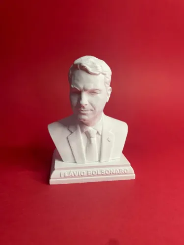 Busto Flávio Bolsonaro