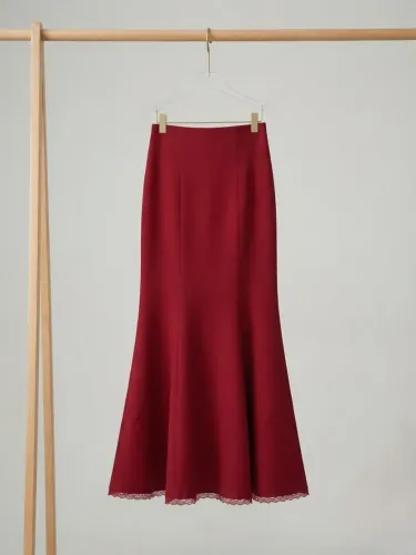 Saia Longa Vermelha Estilo Sereia / Peixe com Renda na Barra - Tam. PP