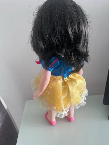 Boneca realista Branca de Neve