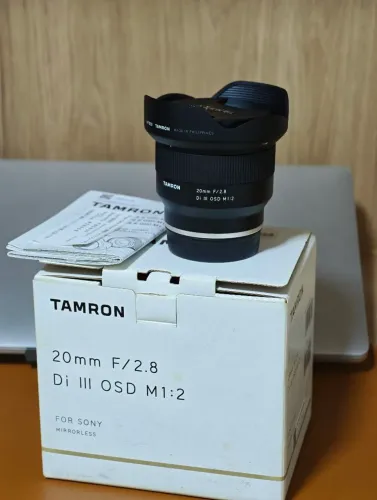 Lente Tamron 20mm f2.8 Sony Full frame
