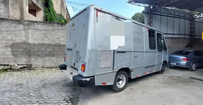 Micro-ônibus 708 furgão