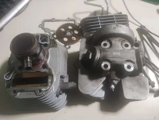 Cabeçote e cilindro esse é o n° 2 Original virago 250 Pouco uso completo.
