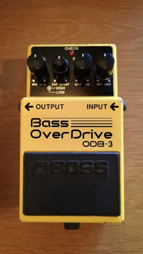 Pedal Boss Bass Overdrive ODB3 + Caixa