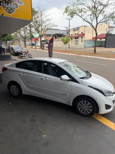 Hyundai HB20S C.style/c.plus1.6 Flex 16V Aut. 4P 2015