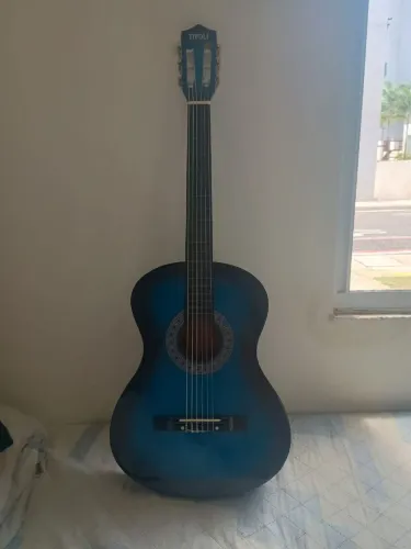 Vende-se Violão
