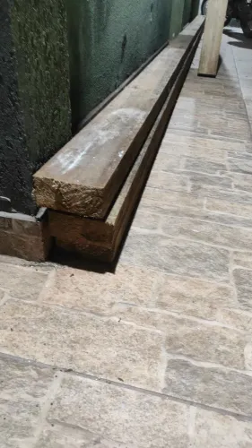 3 Viga de madeira 6cm x 13cm x 6m