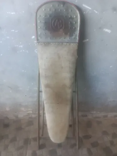 Tábua passar roupa antiga