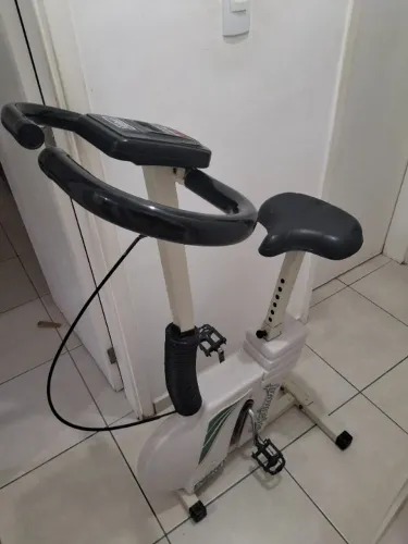 Bicicleta de academia 