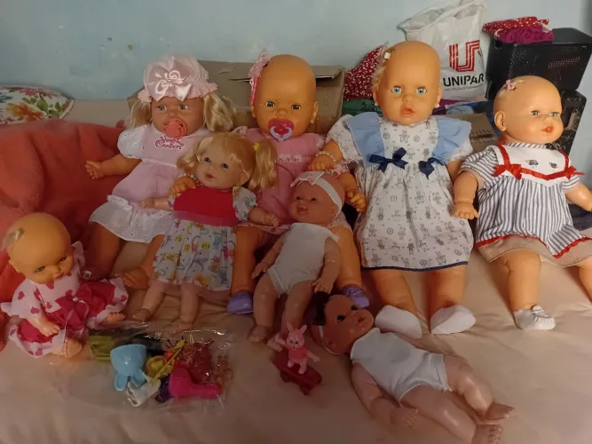 Vendo lote de bonecas
