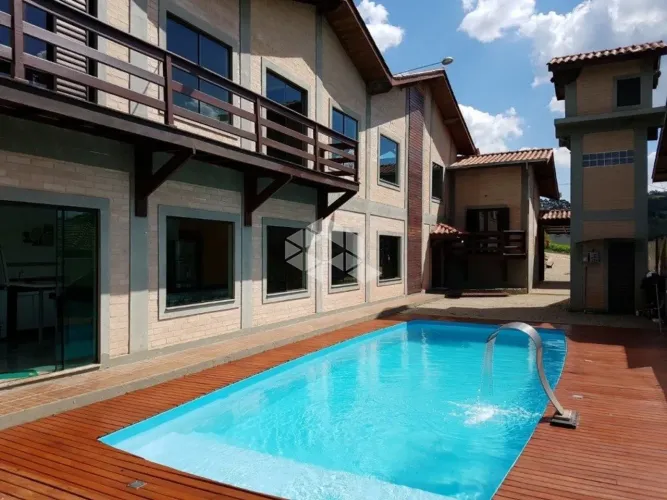 Casa em condomício fechado no Piracaia