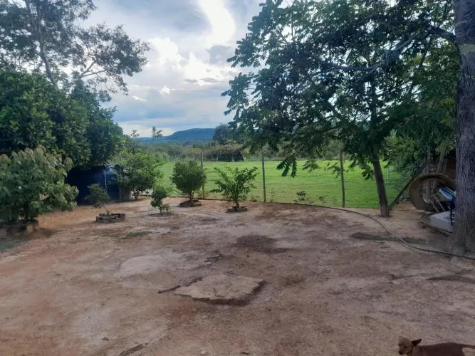 VENDE-SE CHÁCARA PRÓXIMO A MONTES CLAROS<br>