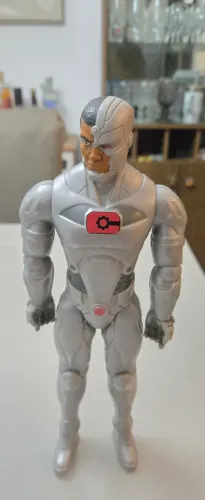 Bonecos marvel e vingadores original usado