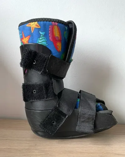 Bota Imobilizadora Robocop Kids Chantal