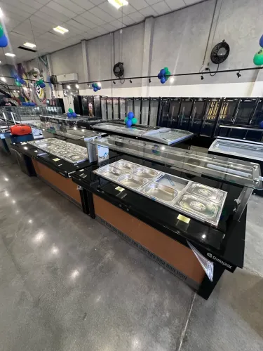Buffet completo quente 2M e frio 1.75M e módulo porta talher - Gelopar
