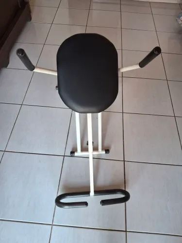 Aparelho de ginástica para fazer abdominal