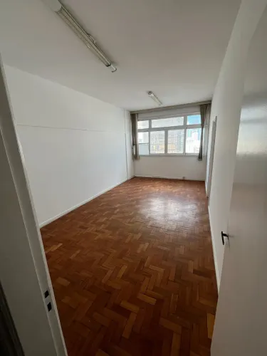 EXCELENTE SALA COMERCIAL PARA ALUGAR NA AV. PRESIDENTE VARGAS 590 - CENTRO.EXCELENTE SALA 