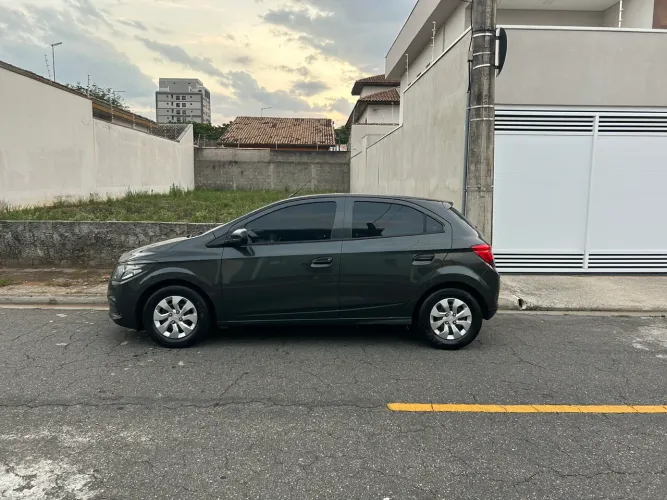 Chevrolet Onix JOY Hatch 1.0 8V Flex Mec. 4P 2019
