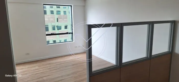Sala Comercia de 88m2 para locação no West Gate, Alphaville