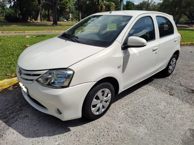 Toyota Etios X 1.3 Flex 16V 5P Mec. 2014