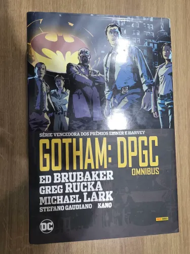 Hq Omnibus Gotham: DPGC Ed Brubaker Panini