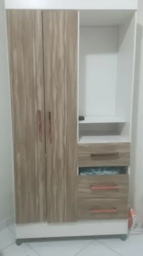 Vendo Guarda roupas solteiro, não faço entrega
