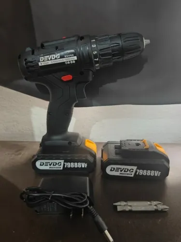 Parafusadeira Devdc 12v com 2 baterias + 2 brocas