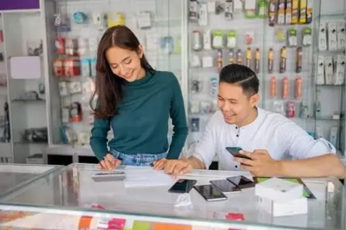 Loja de Acessórios para Celular - contrata vendedor com experiência. 