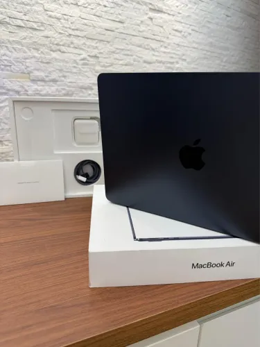 MacBook Air M3 13? 08/256gb