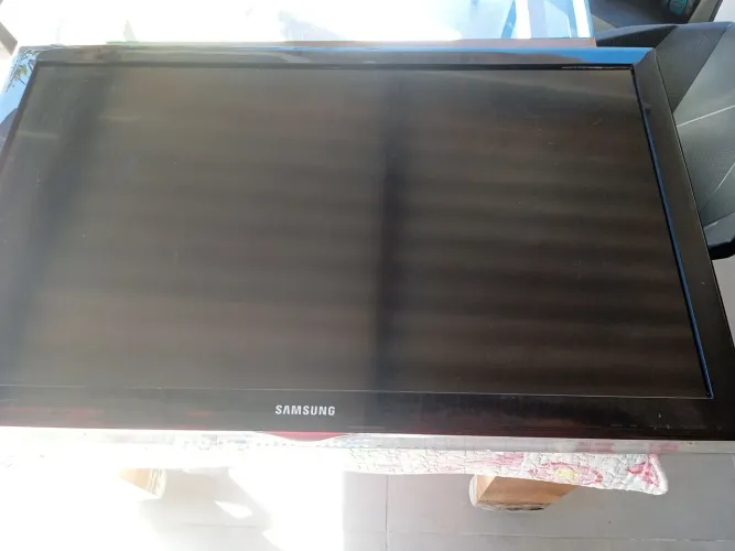 Tv Samsung 40"tela grande para concerto ou peças