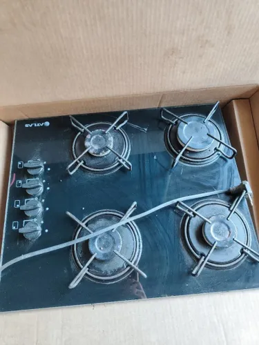 Geladeira pequena antiga 200 litros e fogão Cooktop 4 bocas