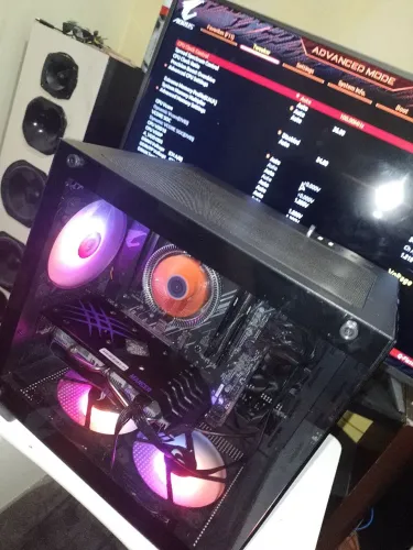 Pc gamer Ryzen 5 5500, 16gb ram, SSD NVME 1 terabyte, rx 580 8gb, B550M Aorus Elite.