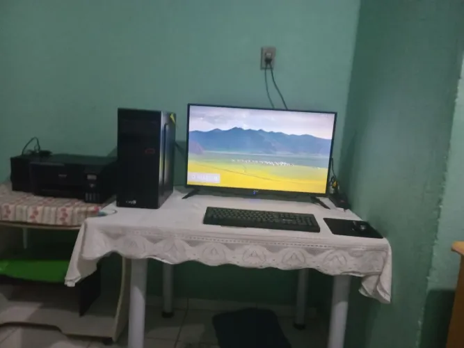 Monitor AITEk LED de 32 Polegadas 
