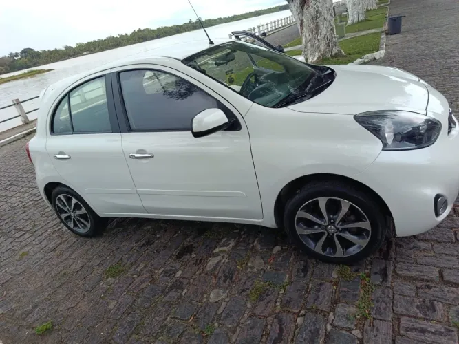 Nissan March SL 1.6 16V Flex Fuel 5P 2015