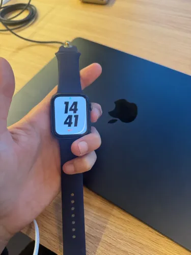 Apple Watch SE - Impecável