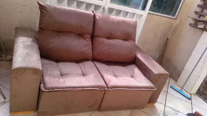 Vendo sofá retrátil novo na cor marrom