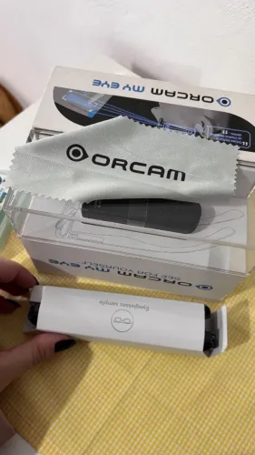 OrCam MyEye acopla a qualquer armação de óculos para ler textos, reconhecer rostos e ident