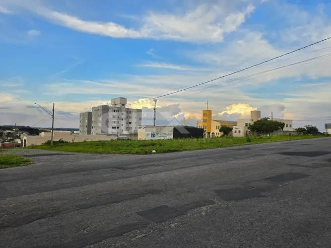 Lote à venda no Bairro São Roque em Divinópolis/MG.