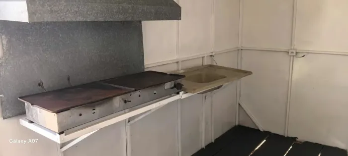 Trailer fixo 4x2 usado