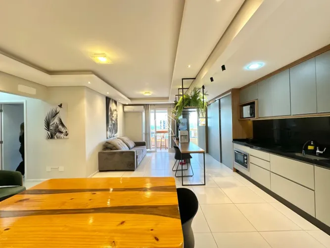 Amplo apartamento com vista mar, à venda em Barreiros, São josé.