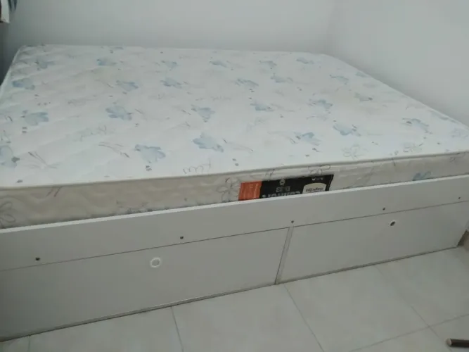 Cama Box com gaveta e Colchao semi novo